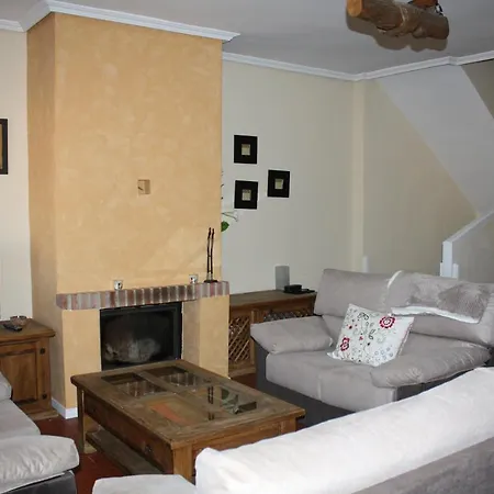 La Cerca De Torrecaballeros, A 10 Min De Segovia Casa de Férias *