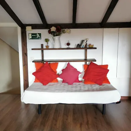 La Cerca De Torrecaballeros, A 10 Min De Segovia Holiday home