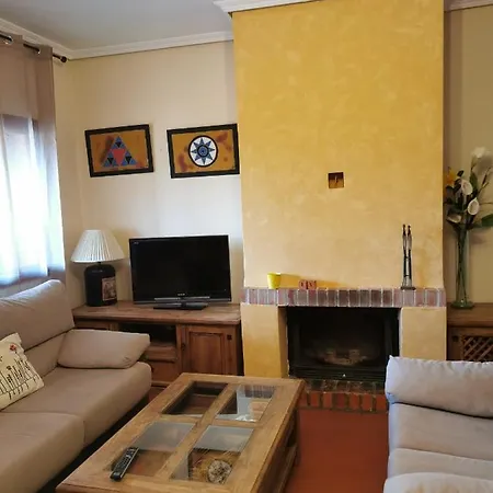 Casa de Férias La Cerca De Torrecaballeros, A 10 Min De Segovia *